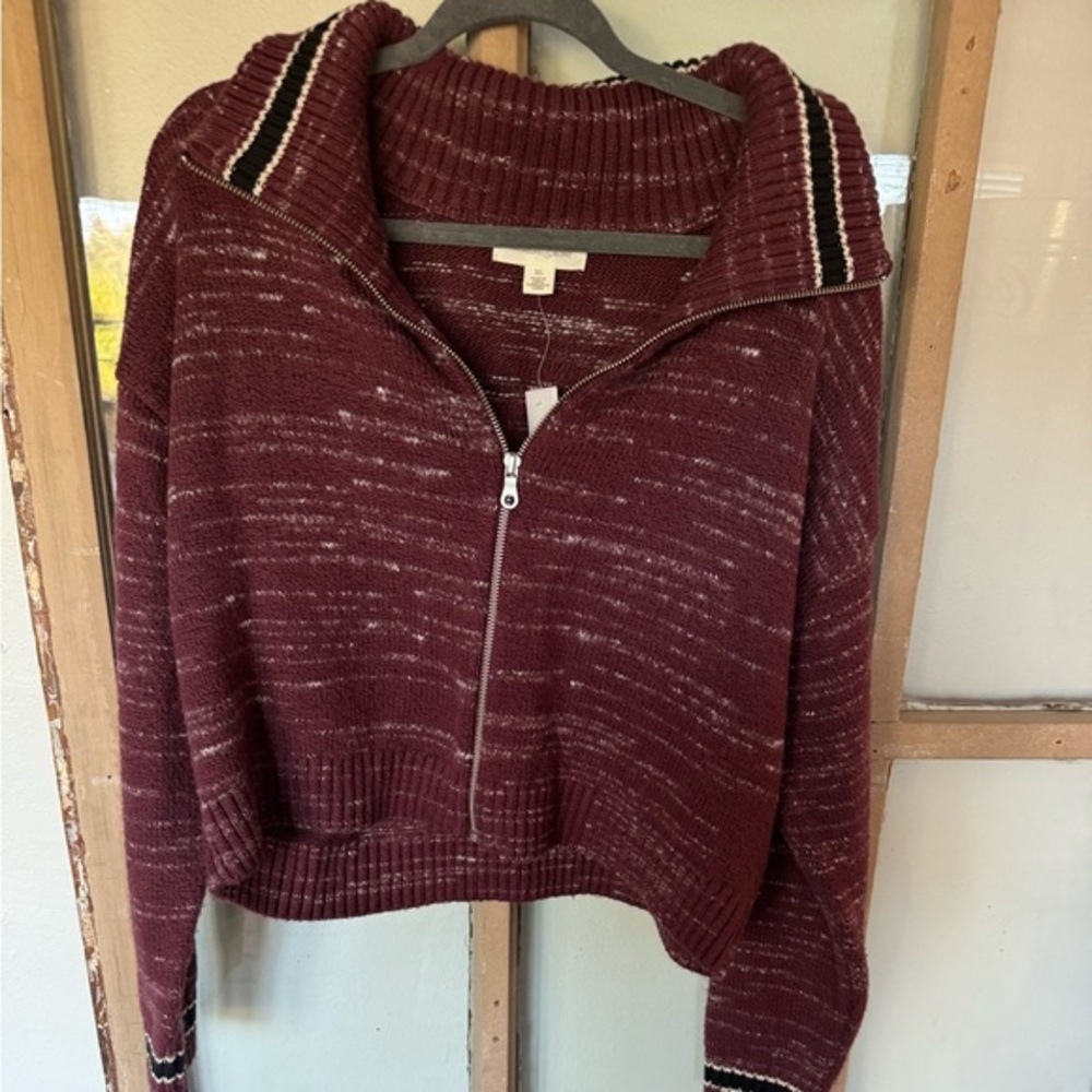 TREASURE & BOND cool cardigan! Wear the collar up or down !! Zoom in for more😎